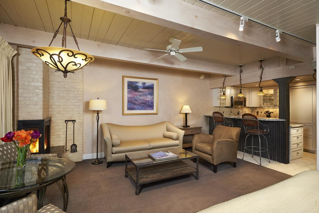 Aspen Square Condominium Hotel Exterior foto